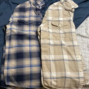 Lot of 2 American Eagle men’s flannels size small